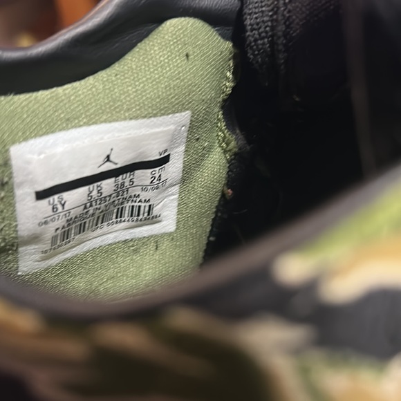 Nike Air Jordan Black Basketball Shoes AA1257-021 Size 6 Yth or 7.5 Women’s - Picture 4 of 6